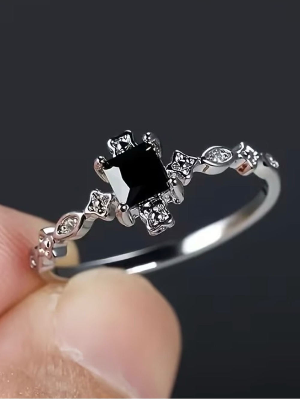 Sterling Silver Black Square Stone Vintage-Inspired Ring